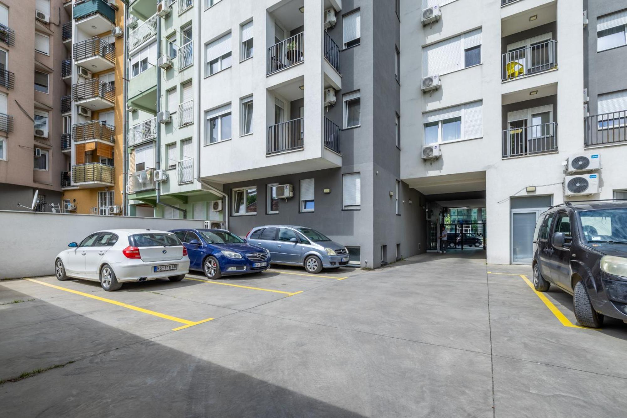 נובי סאד Arena Big Luxury Apartments מראה חיצוני תמונה