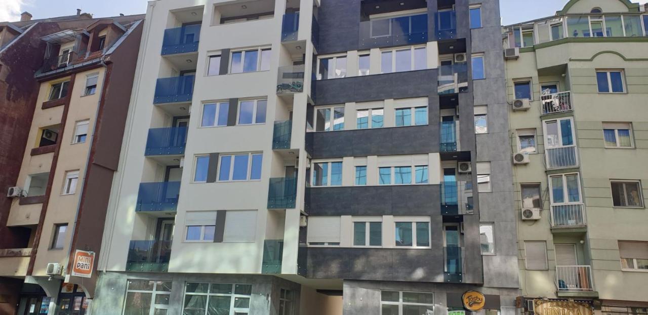 נובי סאד Arena Big Luxury Apartments מראה חיצוני תמונה